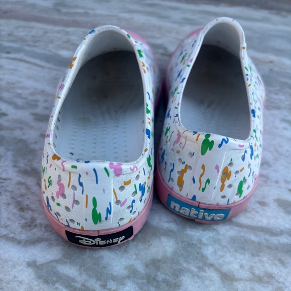 Native Disney J4 - Picture 2 of 3